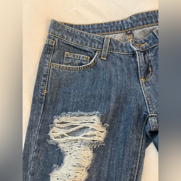 Ripped boyfriend jeans - Picture 6 of 6